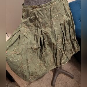 Embroidered Green Skirt Sz 12 NY&Co.